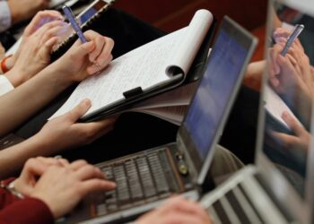 Necesitamos un nuevo Periodismo, no la mercenaria prensa de traición al país