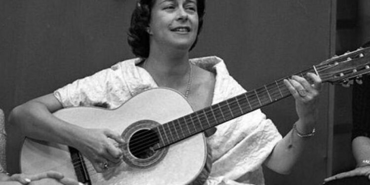 Perfumada de magnolias….Chabuca, en grande, Chabuca siempre