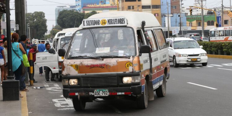 “La combi sigue en ruta”