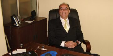 Enrique Betancourt, las voces de los peruanos en el exterior, camino al Congreso