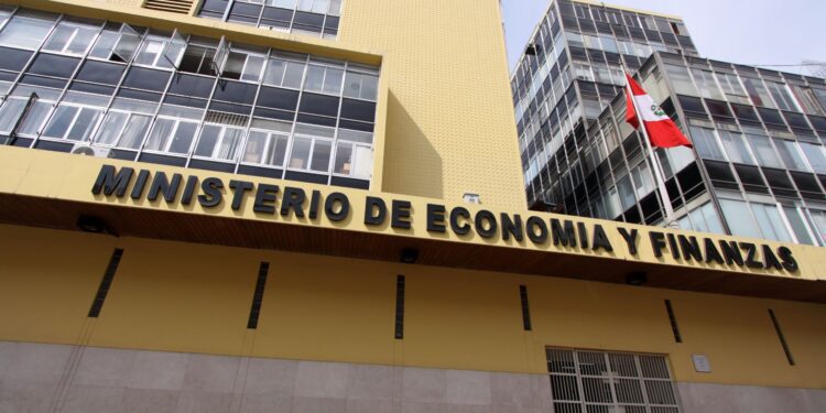 Comexperú: Endeudamiento para presupuesto público 2021 se incrementó 124.3%