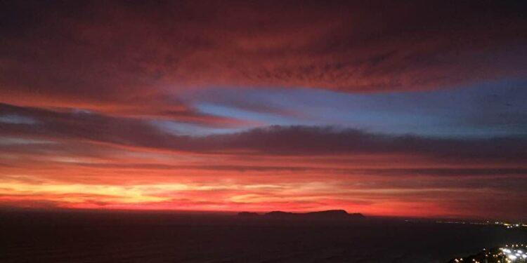 Bitácora del martes 27 de octubre: “Gasolina para la corrupción, un avión para mi jubilación”