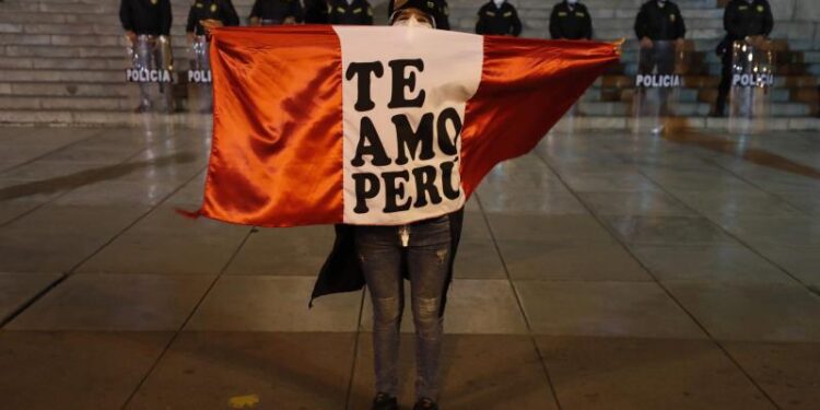 Bitácora del martes 17 de noviembre: “¿Una locura de nación? ésta es mi patria, así es mi Perú”