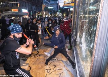 ¿Amazon respalda y financia la violencia de Black Lives Matter?