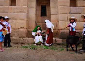 Pequeños de todo el mundo cantan villancico en quechua al Niño Jesús