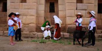 Pequeños de todo el mundo cantan villancico en quechua al Niño Jesús