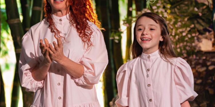 Adri Duque y “Ave María”: Una canción para celebrar el milagro de la vida en Navidad