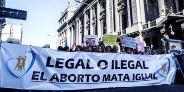 ¿Cumplir con intereses extranjeros para que salga la ley del aborto?