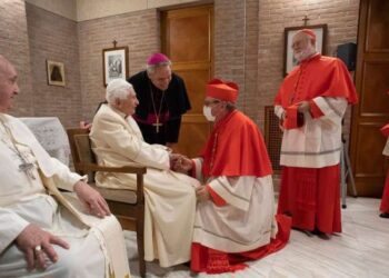 Paulo Da Cruz reseña una emotiva escena: “Un gesto de Benedicto XVI”