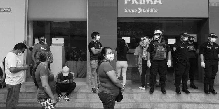 Retiro anticipado de fondos previsionales causa un daño irreparable a las pensiones de los trabajadores