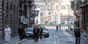Francisco Bobadilla describe “El estilo directivo del Papa Francisco”