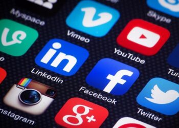 Las redes sociales operan en la oscuridad, no hay medios de contacto, ni centros físicos de atención para sus clientes