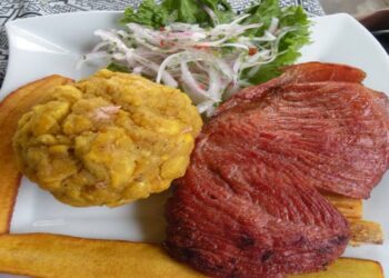 Receta para saborear las delicias de la Selva peruana: Tacacho con cecina
