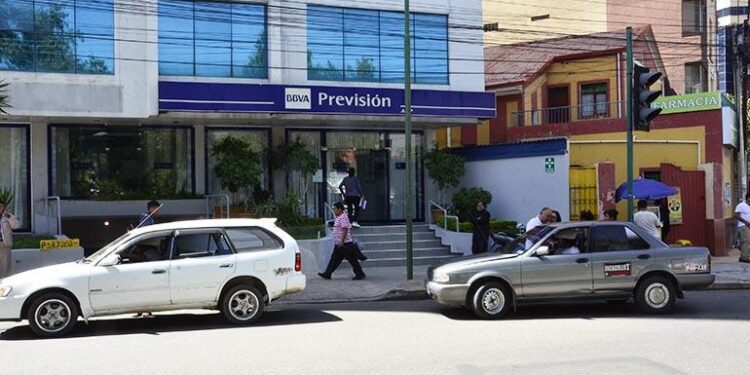 En Bolivia se hizo lo mismo que pretende la Comisión Omonte con el ahorro de los trabajadores