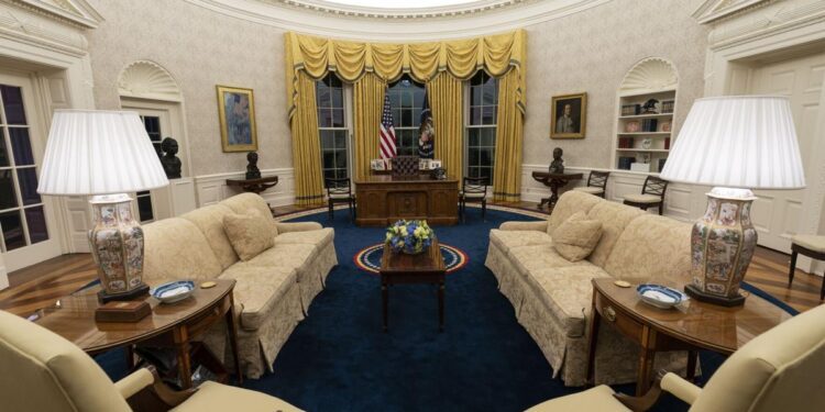 Conversando con Betty Marroquín: ¿Qué está ocurriendo en los primeros días de Biden en la Casa Blanca?