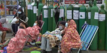 ¿Es que alguien gobierna en el país? ¿Existe Democracia cuando se deja morir a miles de miles, y no se hace nada previo por salvarlos?