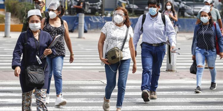 ¿Los trabajadores financian con sus ahorros la ineptitud de los gobiernos que no invierten los impuestos en programas de rescate financiero?