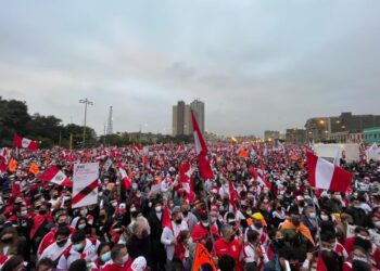 El Perú marcha multitudinariamente en defensa del voto y la Libertad