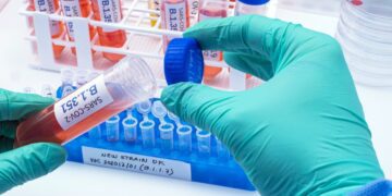 SARS-CoV-2: el problema de las variantes y el cuento de Pedro y el lobo