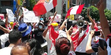 No podemos callar el exhorto urgente de impedir la instauración de una dictadura