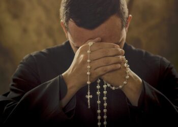 El Papa Francisco aconseja rezar constantemente durante todo el día