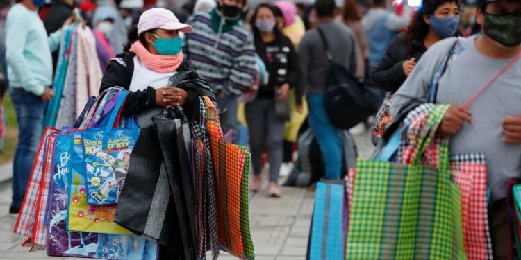 ComexPerú: Se acumulan tres años de elevado desempleo juvenil, informalidad y vulnerabilidad