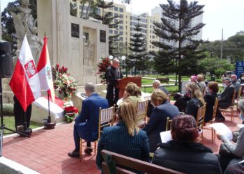 Inauguran monumento a dos sacerdotes asesinados por Sendero Luminoso