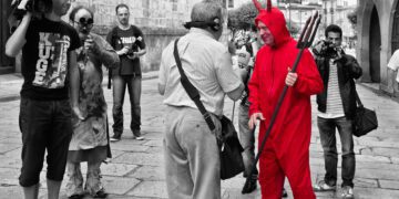 ¿Entrevistar al diablo? Al mal hay que tenerlo lejos. Eso es lo que nos dice la conciencia