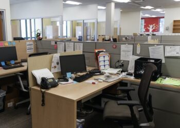 ¿Creías que el trabajo en la oficina murió? Estas son las razones por las que regresarás a tu escritorio