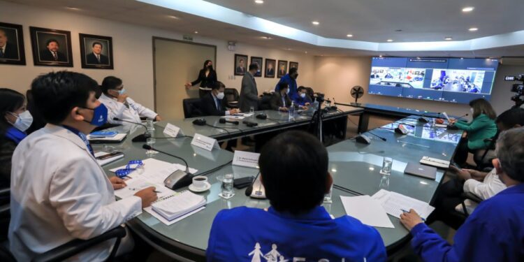 La crisis de EsSalud y el “huracán” que descubrió las enormes carencias nuestro sistema sanitario