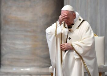 “Dicen que hablo siempre de la cuestión social y que soy un comunista”, lamenta el Papa Francisco