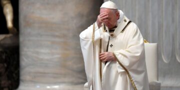 “Dicen que hablo siempre de la cuestión social y que soy un comunista”, lamenta el Papa Francisco