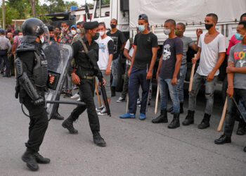 Betty Marroquín escribe: Lecciones de la “revolución” comunista de Cuba