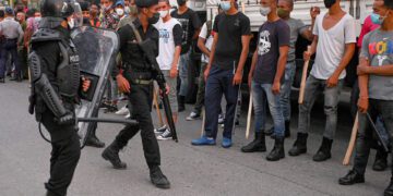 Betty Marroquín escribe: Lecciones de la “revolución” comunista de Cuba