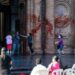 Bolivia: mujeres indígenas fustigan a feministas que vandalizaron catedral