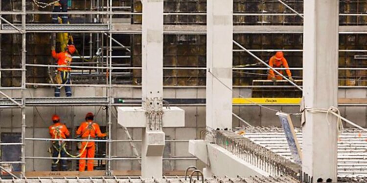 CAPECO: Construcción subió 63.8% en los nueve primeros meses del año, pero habría caído 2.2% en octubre