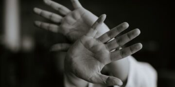 Por qué la violencia doméstica es una amenaza para el desarrollo económico