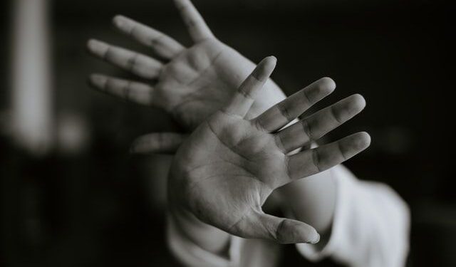 Por qué la violencia doméstica es una amenaza para el desarrollo económico