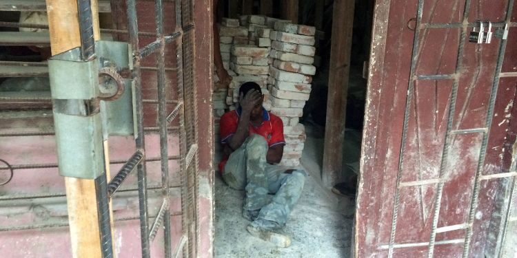 Esclavitud laboral en Cuba: De soldados a peones de constructoras estatales que pagan miserias