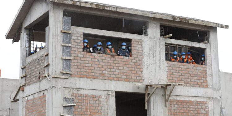 CAPECO: PBI sectorial alcanzaría 35% en 2021 pese a caída de inversiones por falta de confianza y subida de precios