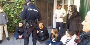 España: ¿Cárcel a quien intente convencer a una mujer para que no aborte?