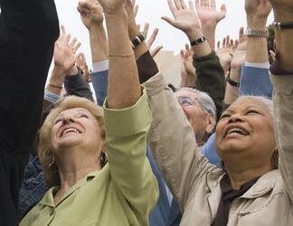 ¿Cómo debe cambiar la sociedad para enfrentarse al envejecimiento de la población?