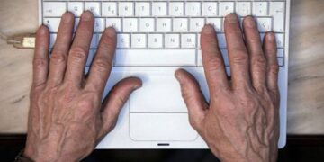 ¿Cómo uso la computadora, si soy un viejo de 72 años y nadie me quiere enseñar?