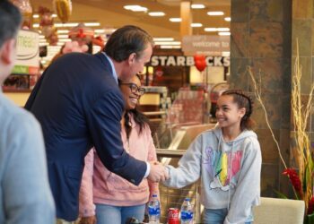 Glenn Youngkin: El camino de cumplir la promesa de “pongámonos a trabajar”