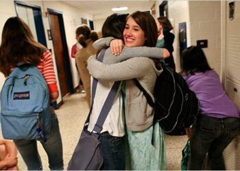 “O somos hermanos, o todo se derrumba”