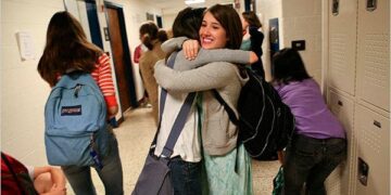 “O somos hermanos, o todo se derrumba”