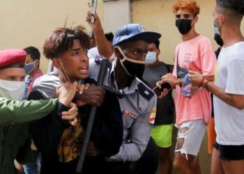 Cuba: Un niño preso por manifestarse el 11J le escribe una emotiva carta a Farruko