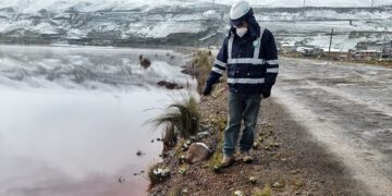 Lluvias y granizadas extremas colocan en riesgo de colapso a relavera Quiulacocha en Pasco