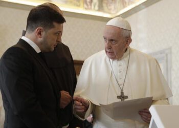Confirman llamada telefónica del Papa con el presidente ucraniano Zelensky