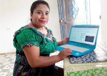 Cómo pueden los docentes aprender a enseñar competencias digitales